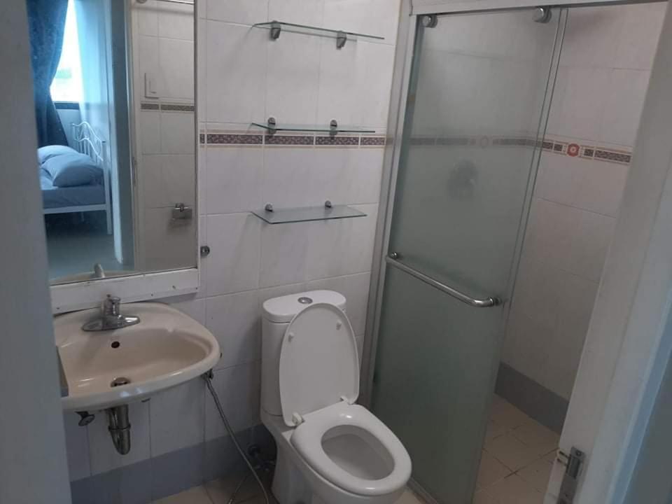 Spacious 2 Bedroom Unit With Pool Μανίλα Εξωτερικό φωτογραφία